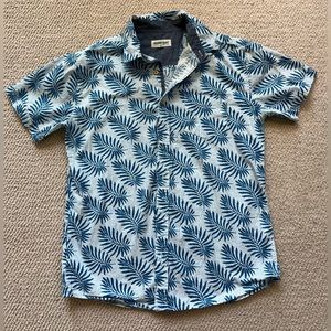 Blue men’s medium short sleeve button down shirt